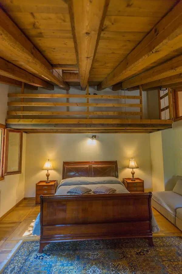 Casa Sul Fiume County House Bed & Breakfast Solagna