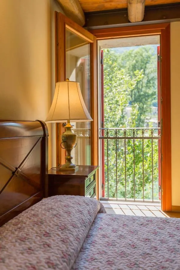 Casa Sul Fiume County House Bed & Breakfast Solagna Italy